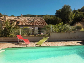 Stylish villa with swimming pool
